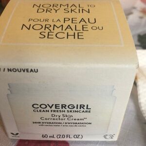 COVERGIRL Dry Skin Corrector Cream - White